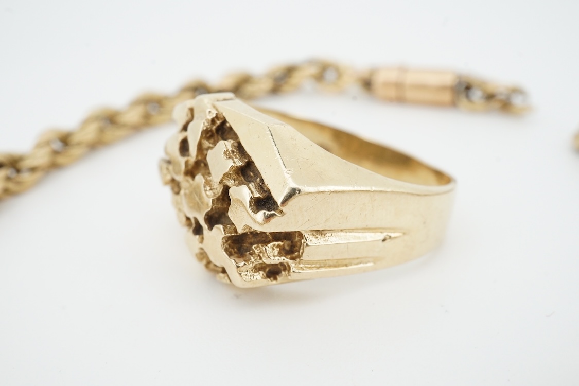 A 14k ring, size S, together with a damaged 14k rope twist chain, 15.4 grams.